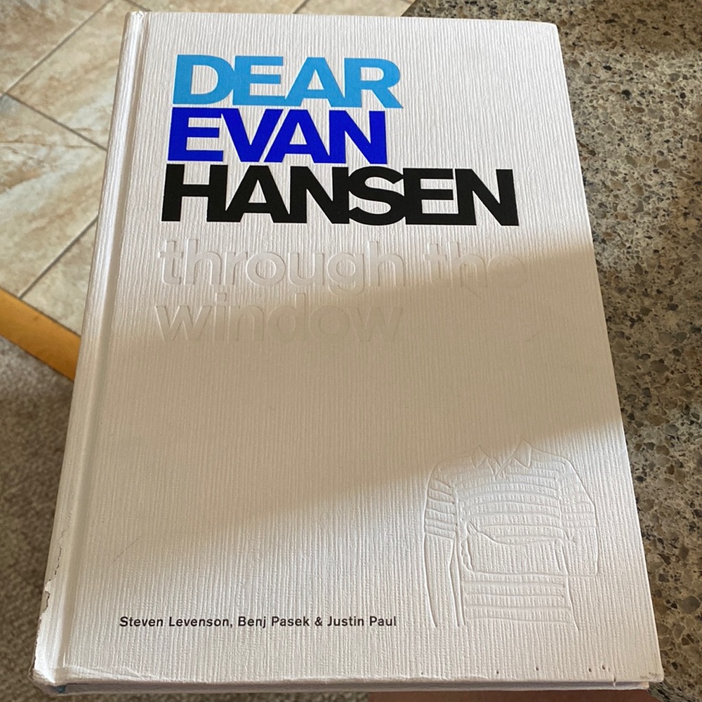 Exclusive companion to the American musical Dear Evan Hansen.